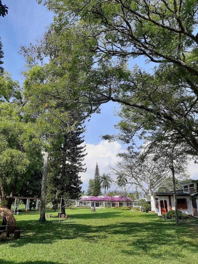 Imca Hotel Буга Екстериор снимка