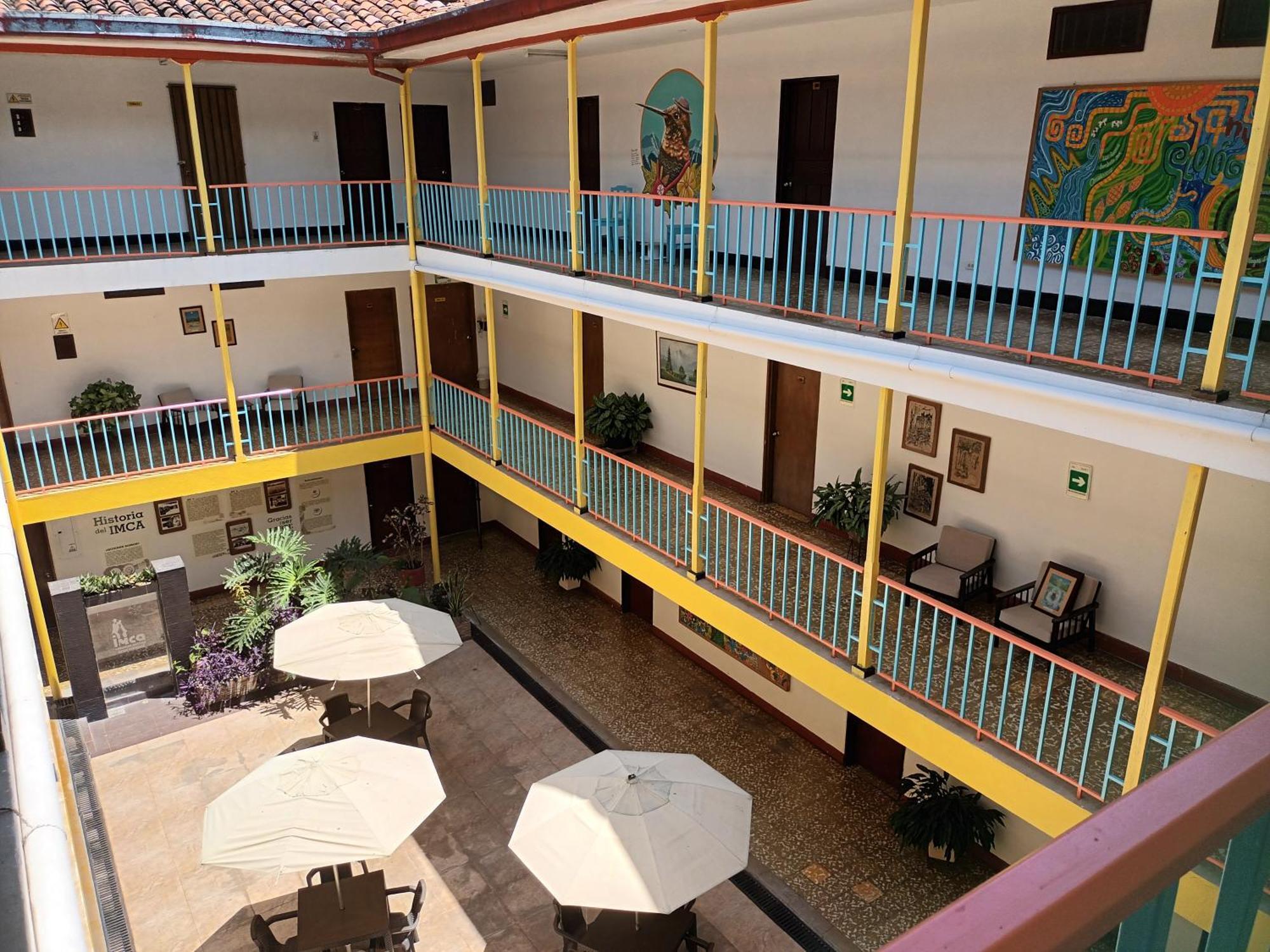 Imca Hotel Буга Екстериор снимка